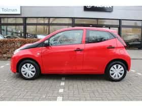 Toyota Aygo (2021) thumbnail 2
