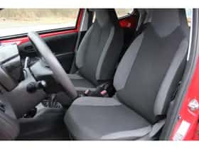 Toyota Aygo (2021) thumbnail 3