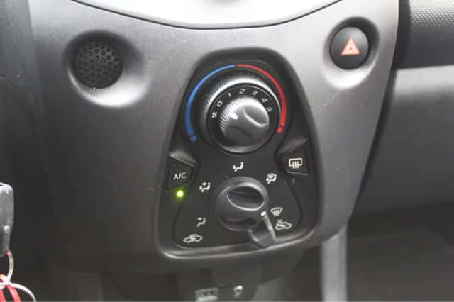 Toyota Aygo (2021) thumbnail 4