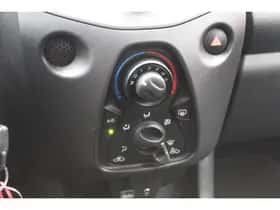 Toyota Aygo (2021) thumbnail 4