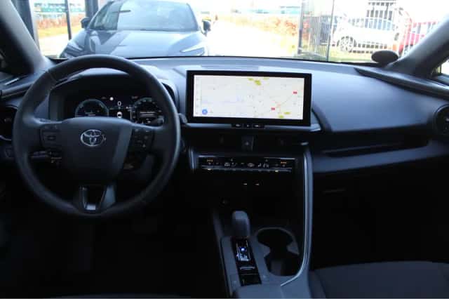 Toyota C-HR (2024) thumbnail 13