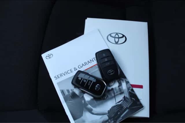 Toyota C-HR (2024) thumbnail 29