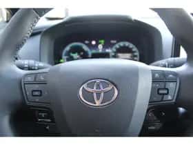 Toyota C-HR (2024) thumbnail 4