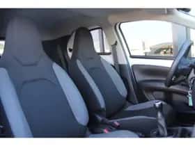 Toyota Aygo (2022) thumbnail 19