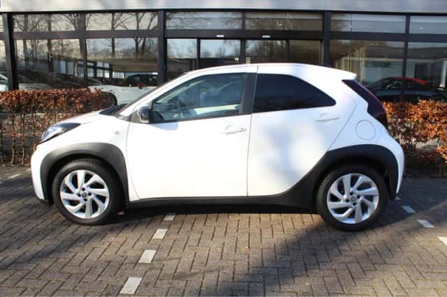 Toyota Aygo (2022) thumbnail 5