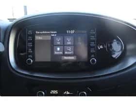 Toyota Aygo (2022) thumbnail 6