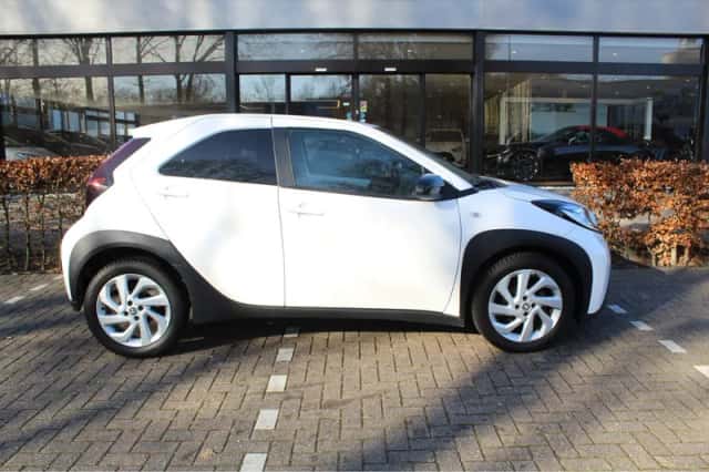 Toyota Aygo (2022) thumbnail 7