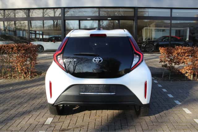 Toyota Aygo (2022) thumbnail 9