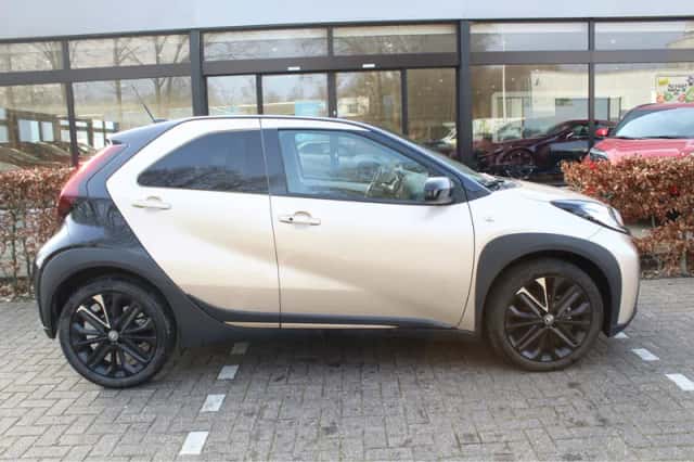 Toyota Aygo (2024) thumbnail 8