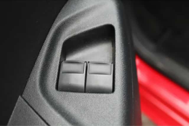 Toyota Aygo (2017) thumbnail 9