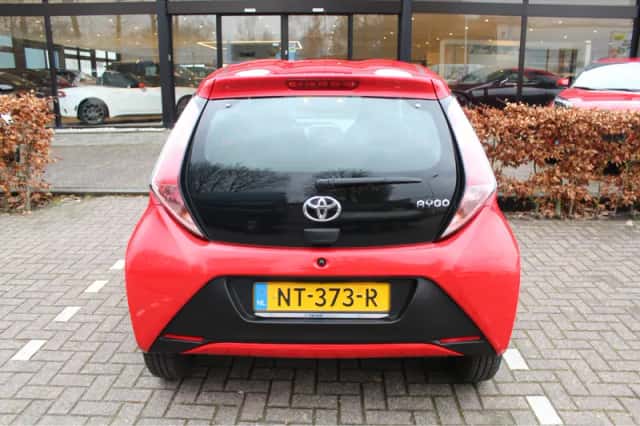 Toyota Aygo (2017) thumbnail 10