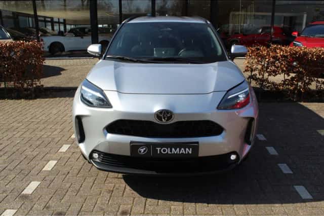 Toyota Yaris (2025) thumbnail 3