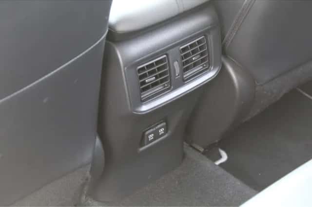 Toyota RAV4 (2021) thumbnail 13