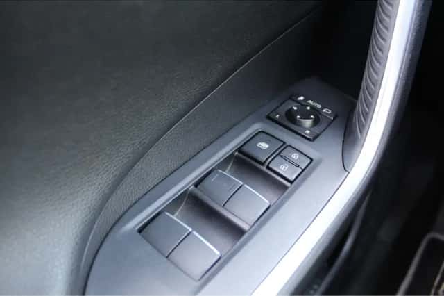 Toyota RAV4 (2021) thumbnail 14