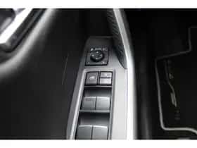 Toyota RAV4 (2021) thumbnail 16