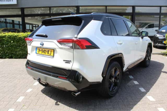 Toyota RAV4 (2021) thumbnail 18