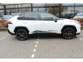 Toyota RAV4 (2021) thumbnail 3