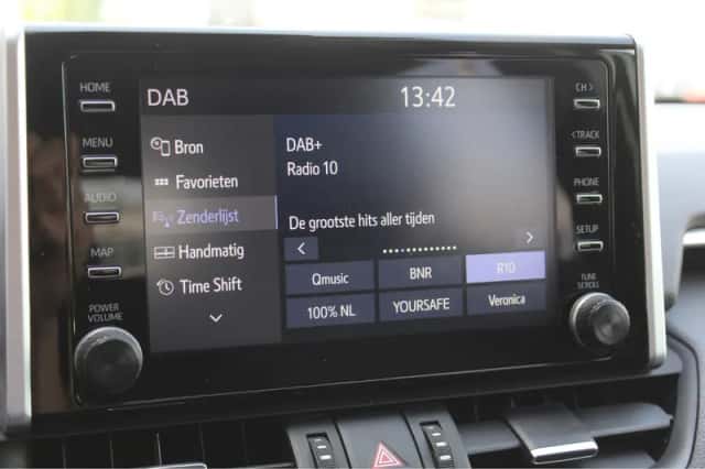 Toyota RAV4 (2021) thumbnail 22