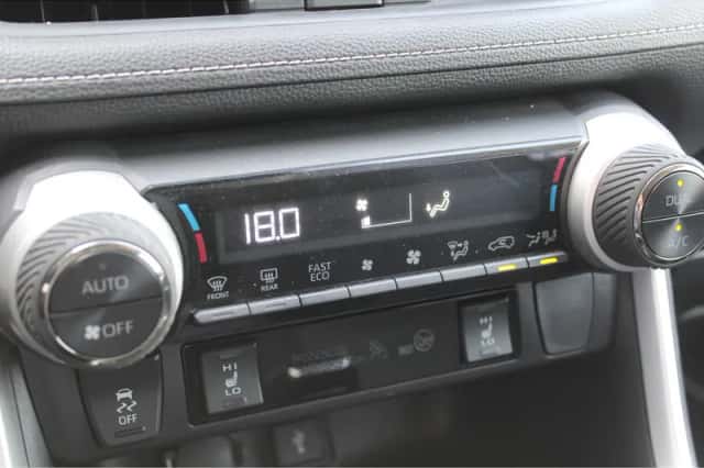 Toyota RAV4 (2021) thumbnail 23