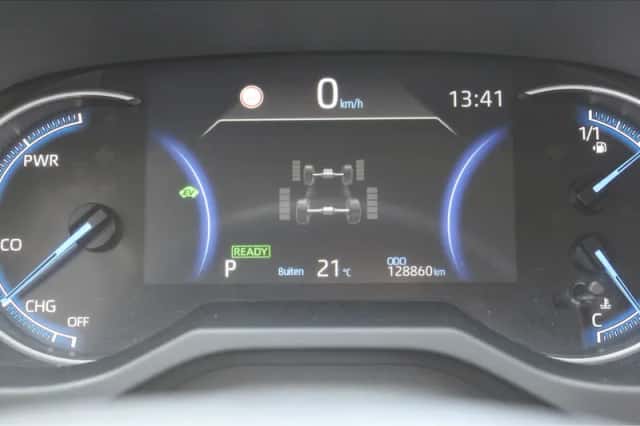 Toyota RAV4 (2021) thumbnail 26