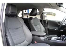 Toyota RAV4 (2021) thumbnail 4
