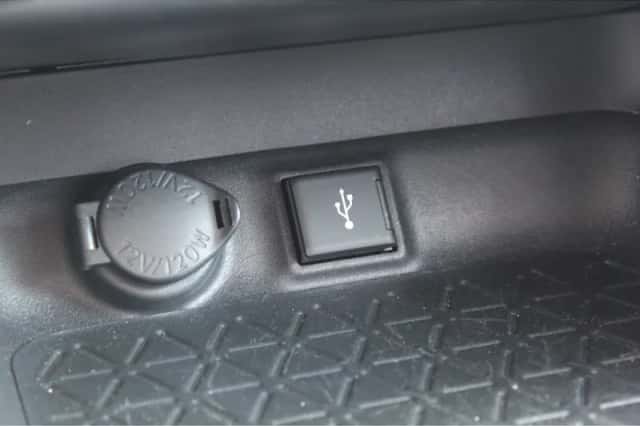 Toyota RAV4 (2021) thumbnail 31