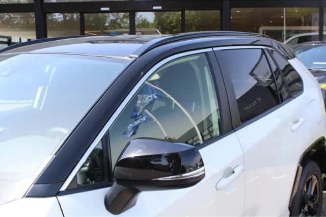 Toyota RAV4 (2021) thumbnail 5