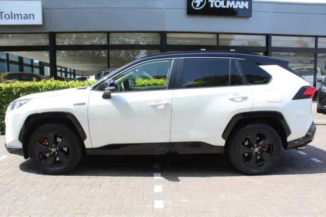 Toyota RAV4 (2021) thumbnail 7