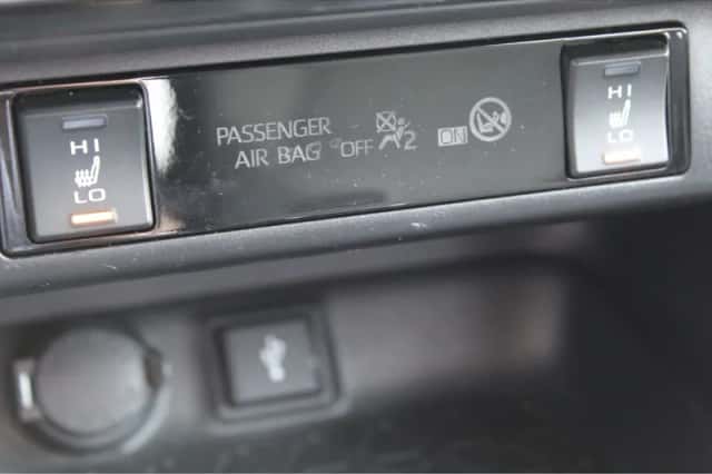 Toyota RAV4 (2021) thumbnail 9