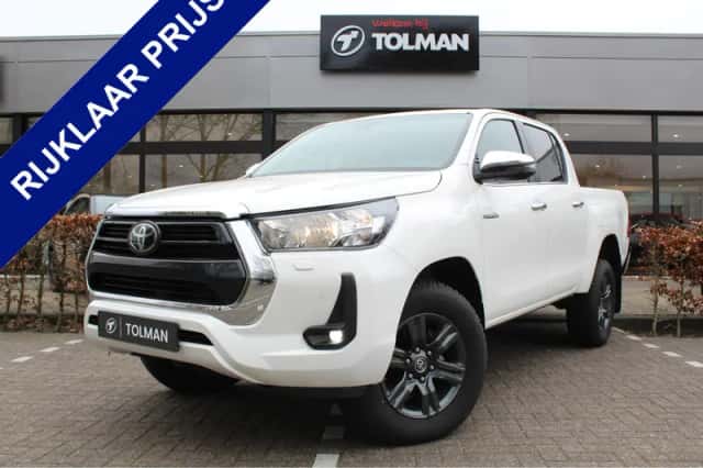Toyota Hilux (2024) thumbnail 1