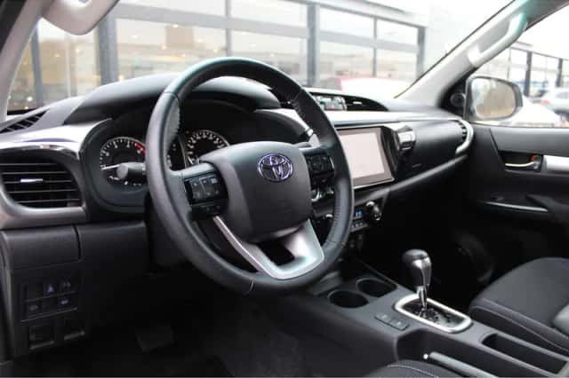 Toyota Hilux (2024) thumbnail 11