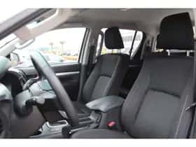 Toyota Hilux (2024) thumbnail 12