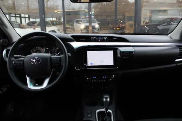 Toyota Hilux (2024) thumbnail 13