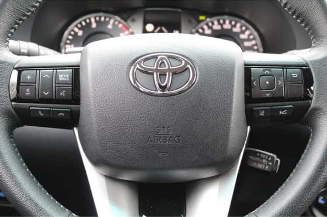 Toyota Hilux (2024) thumbnail 14