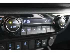Toyota Hilux (2024) thumbnail 23