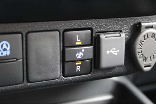 Toyota Hilux (2024) thumbnail 25
