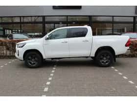 Toyota Hilux (2024) thumbnail 4