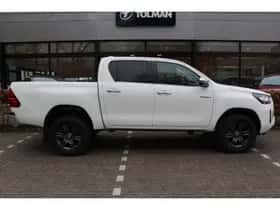 Toyota Hilux (2024) thumbnail 6