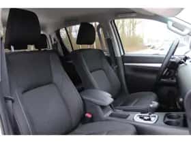 Toyota Hilux (2024) thumbnail 10