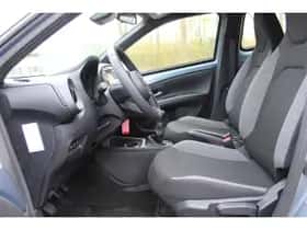 Toyota Aygo (2024) thumbnail 9