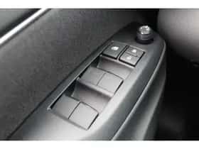 Toyota Yaris (2024) thumbnail 24