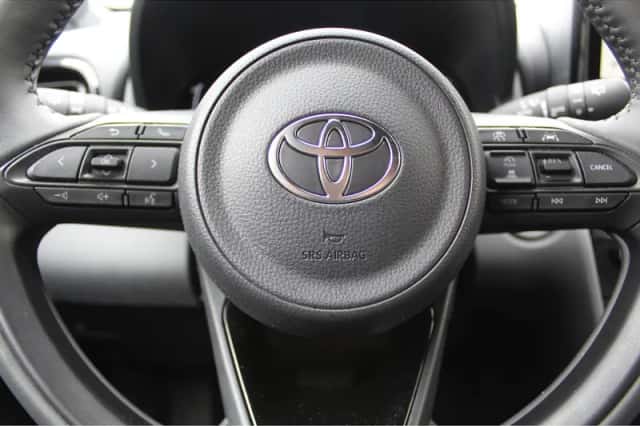 Toyota Yaris (2025) thumbnail 11