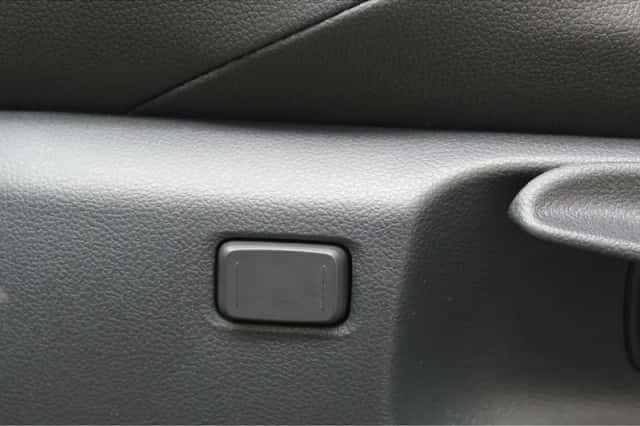 Toyota Yaris (2024) thumbnail 11