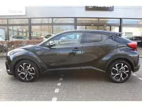 Toyota C-HR (2018) thumbnail 2