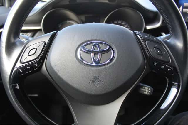 Toyota C-HR (2018) thumbnail 20
