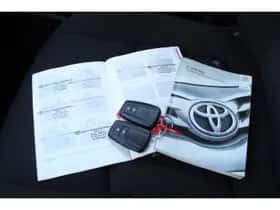 Toyota C-HR (2018) thumbnail 25