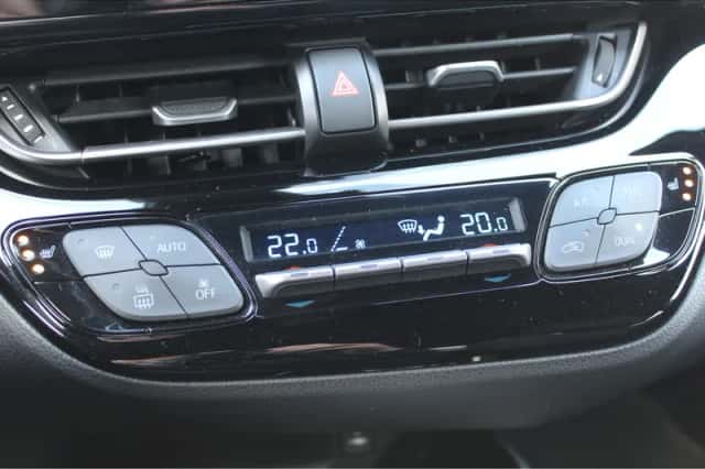 Toyota C-HR (2018) thumbnail 6