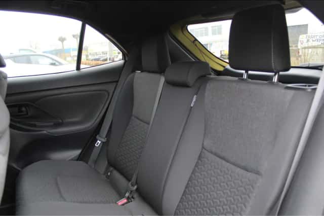 Toyota Yaris (2021) thumbnail 16