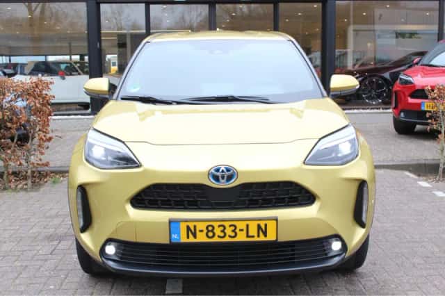 Toyota Yaris (2021) thumbnail 3