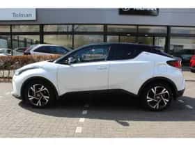 Toyota C-HR (2022) thumbnail 2